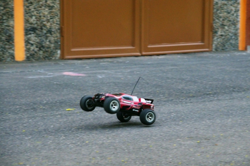 HPI E-Firestorm Flux