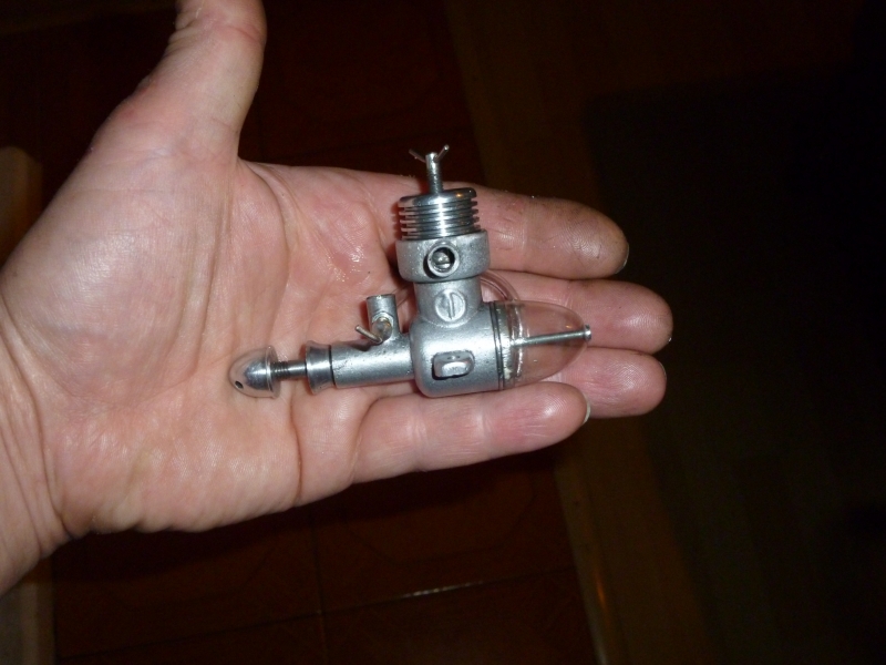 Nový motor 1cc Mikron