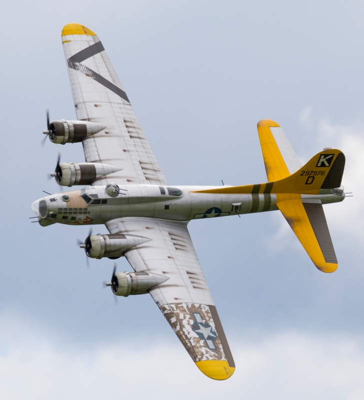 Boeing B-17G "A bit O lace"