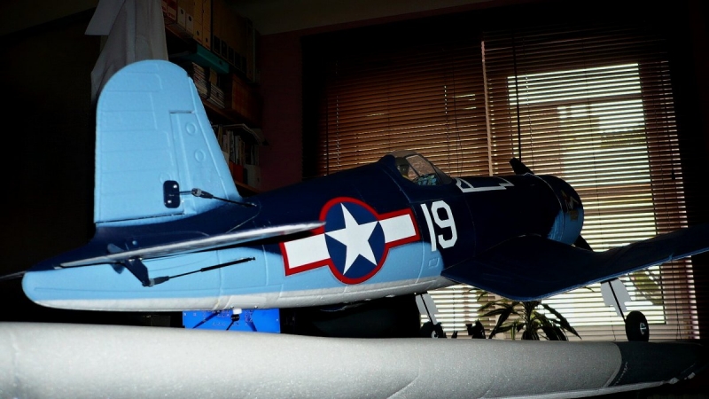 F4U Corsair 1118mm