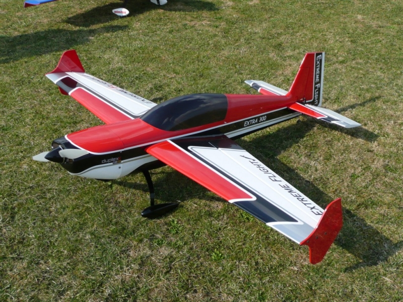 Extra 300 od EF