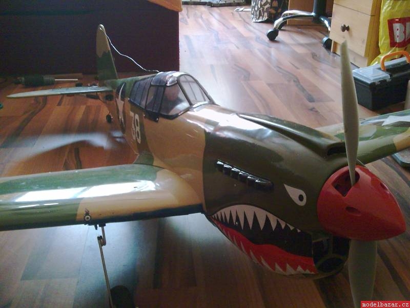 CURTISS P-40 WARHAWK