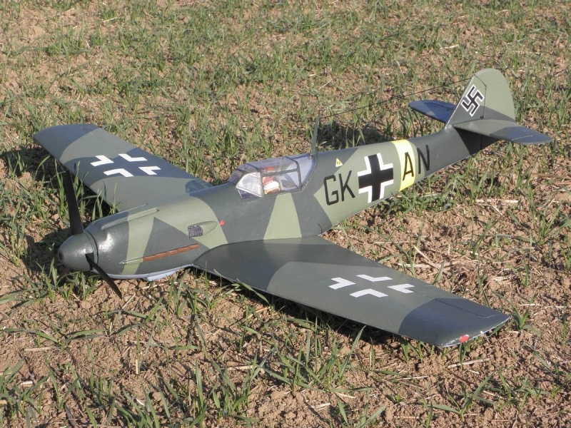 Messerschmitt Bf-109E s nosným