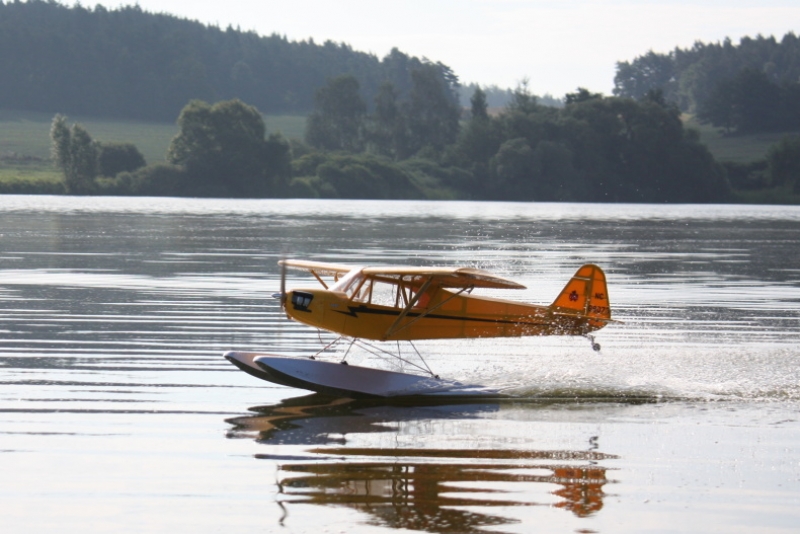 PIPER J-3 CUB