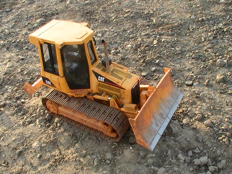 buldozer Caterpillar D5