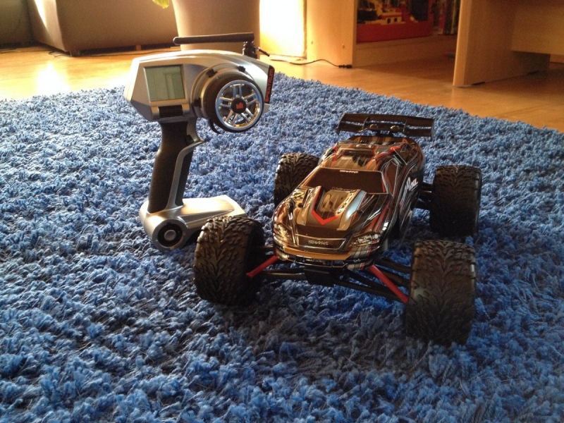 TRAXXAS 1/16 E-Revo VXL