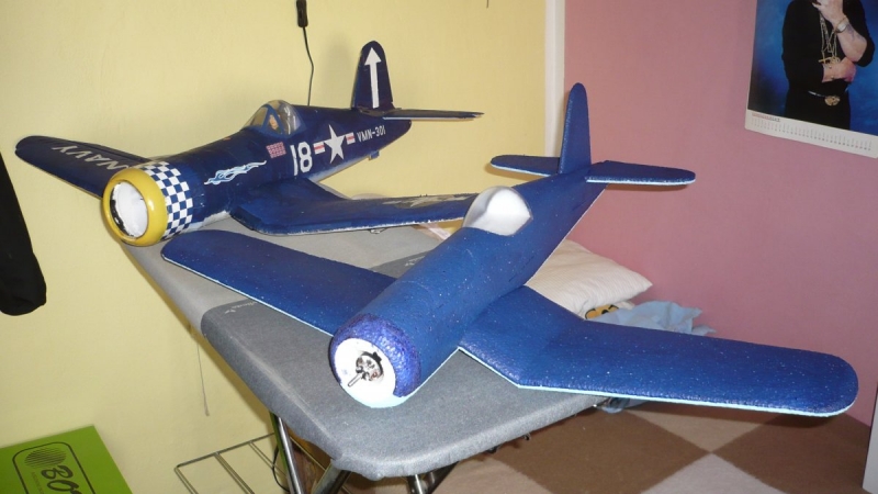 F4U Corsair 850mm