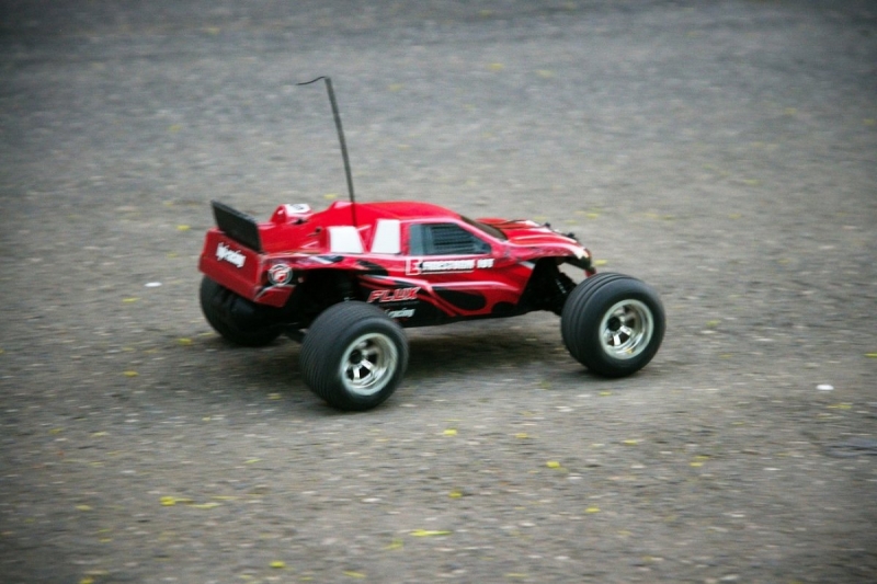 HPI E-Firestorm Flux