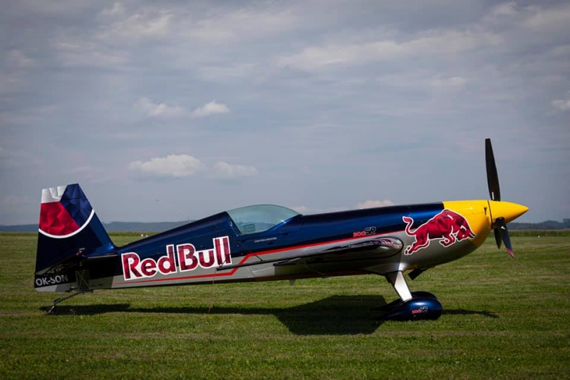 Hotwing EVO RedBull