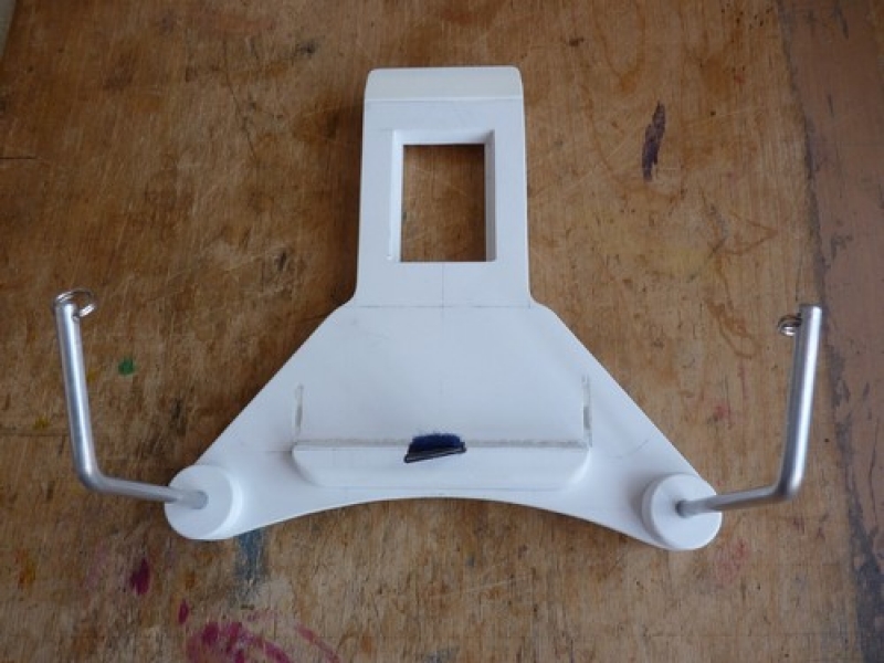 Pult pod vysílač pro „palčáky“.