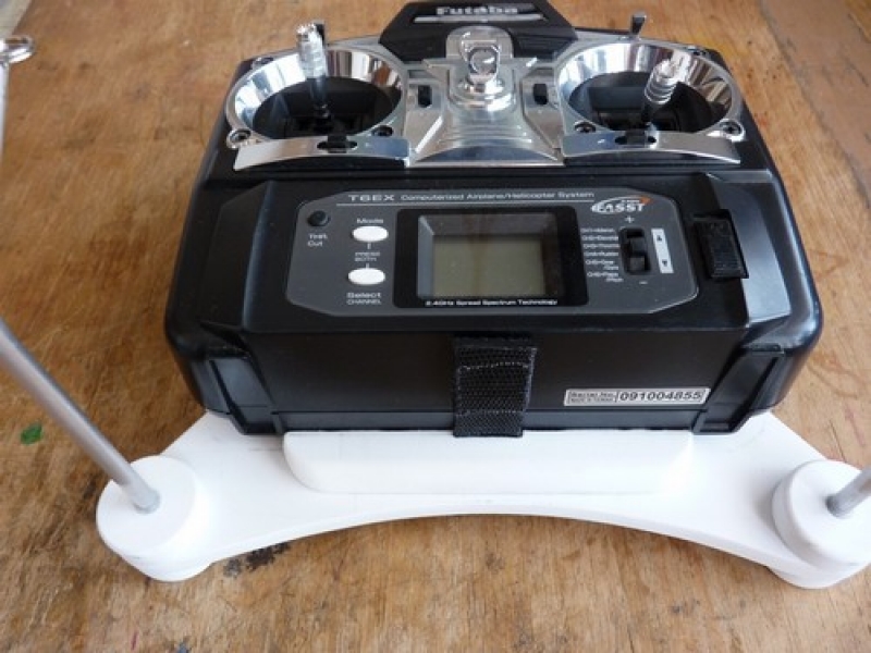 Pult pod vysílač pro „palčáky“.