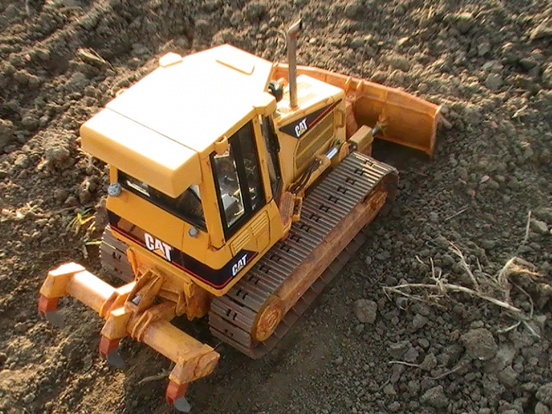 buldozer Caterpillar D5