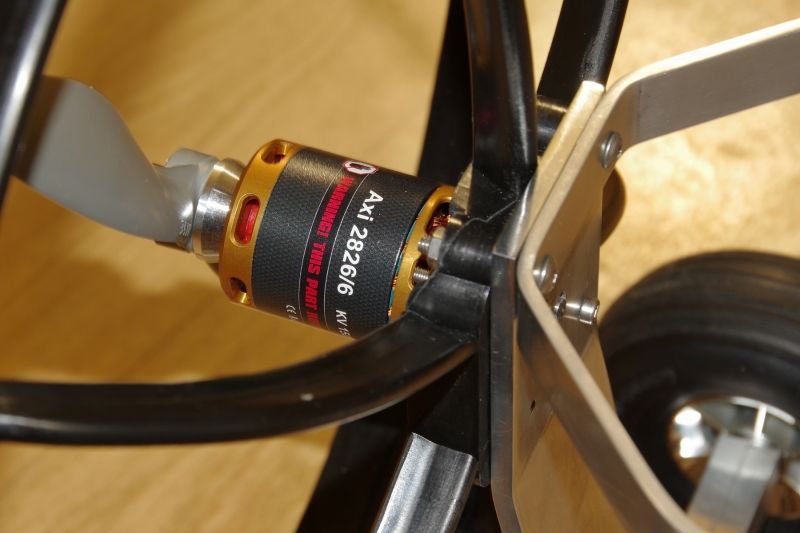 Krosna - motorový RC paragliding