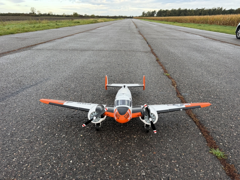 Beechcraft D18