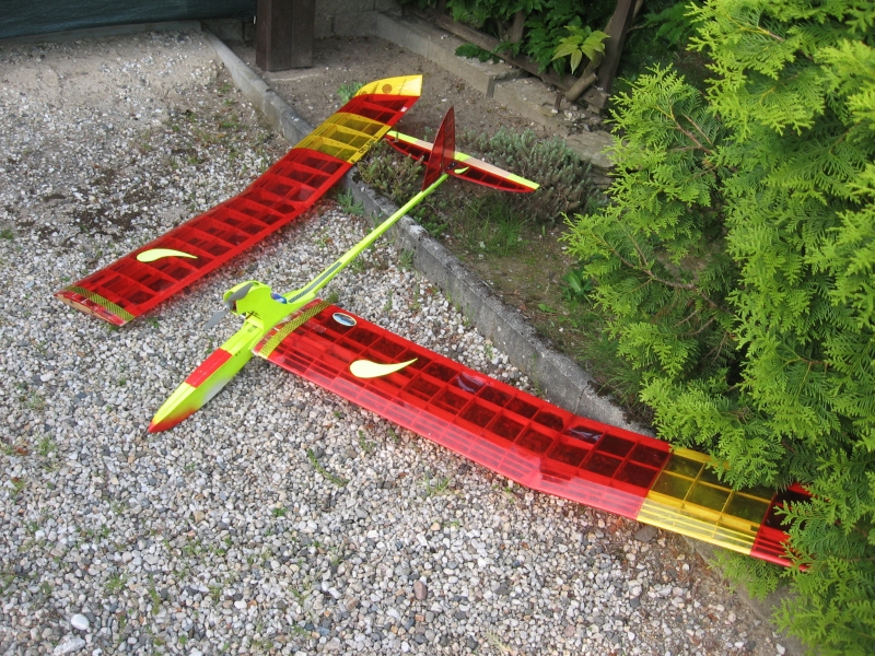 RC delfín M  /motorový/