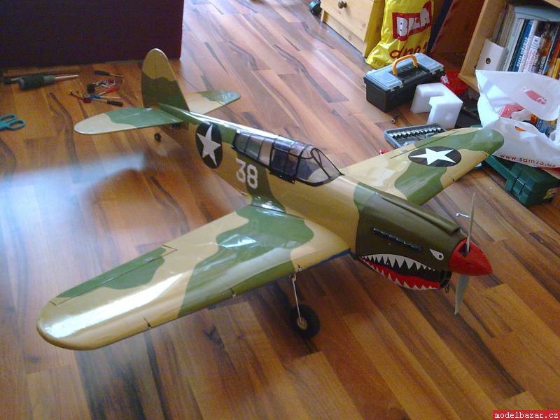 CURTISS P-40 WARHAWK