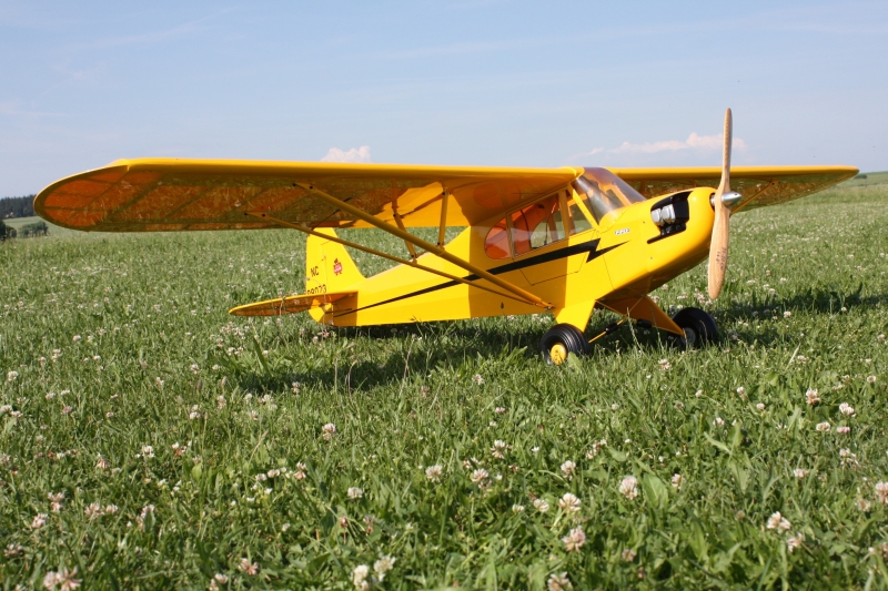 PIPER J-3 CUB