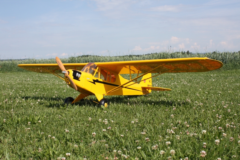 PIPER J-3 CUB