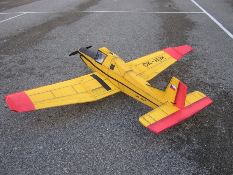 Z-137 T Turbočmelák