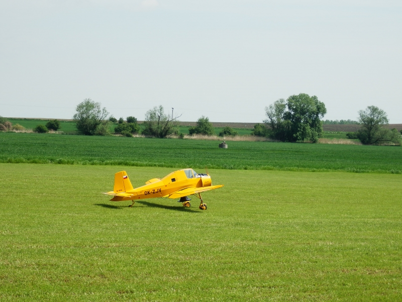 Zlin Z-37 prví rollout
