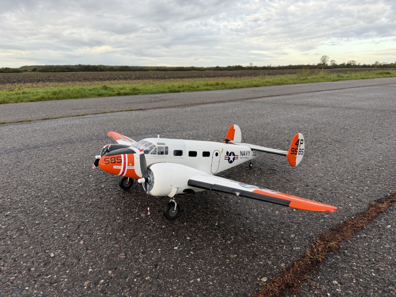 Beechcraft D18