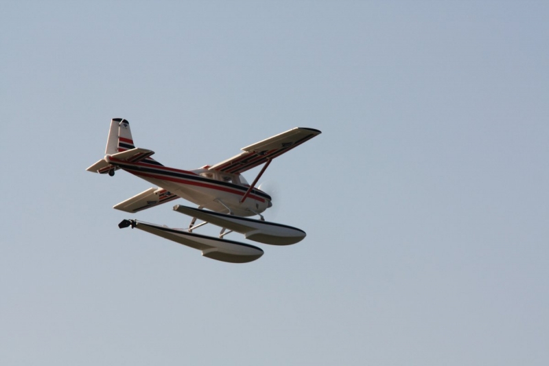 Cessna 185 na plovákách 