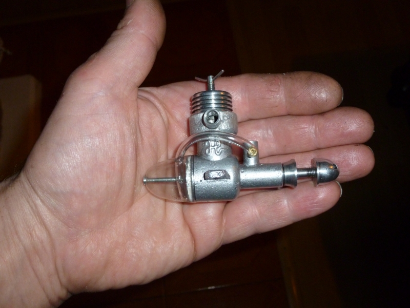 Nový motor 1cc Mikron