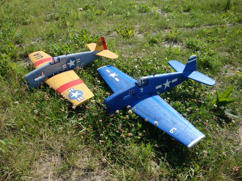 Hellcat F6F - žlutý a modrý