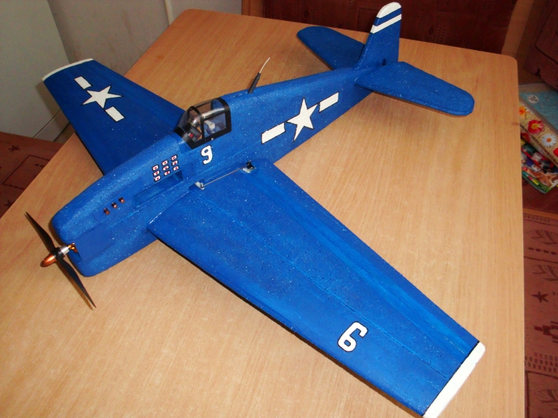 Hellcat F6F - žlutý a modrý