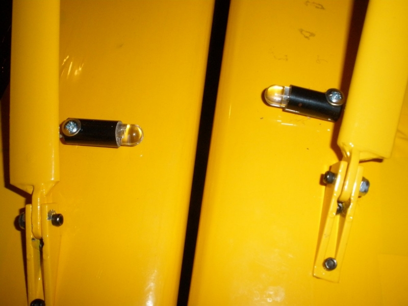 PIPER LJ 3 Cub - světla