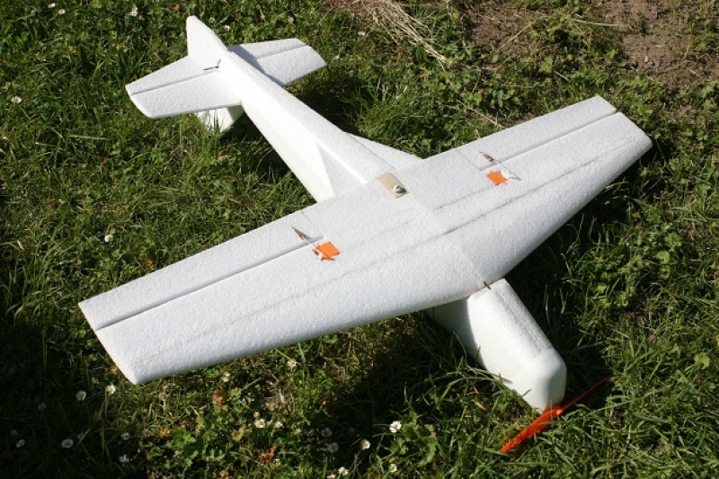 Zlín Z-526 AFS "kraťas"