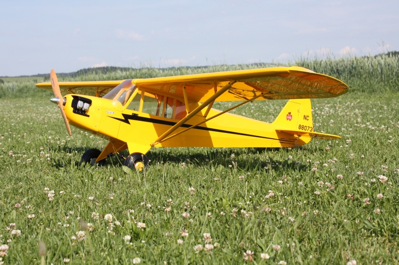 PIPER J-3 CUB