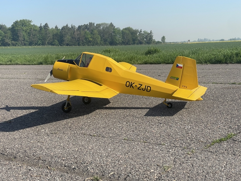 Zlin Z-37 Čmelák