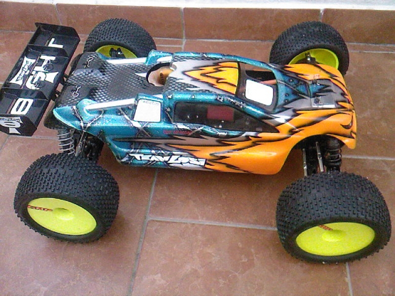 Team Losi 1:8IC Truggy