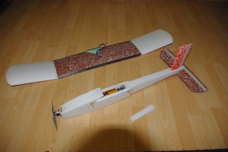 EPPlanes Fík 100 RC