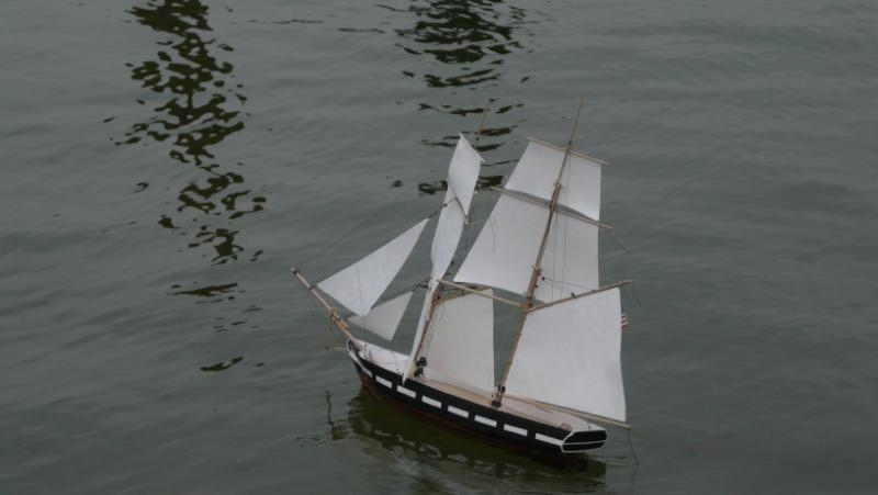 Brig Somers plachtici