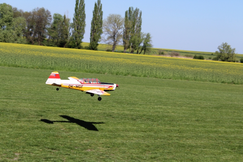 Zlín Z-226T Stavba je hotová