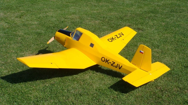Zlin Z-37A Čmelák