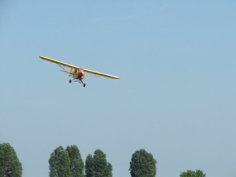 PIPER J-3 CUB