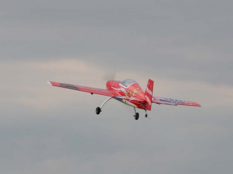 extra 330L