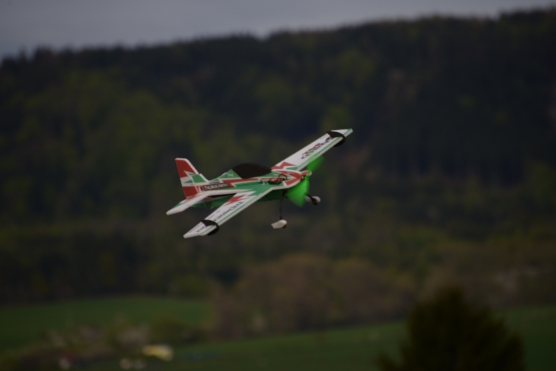 Sbach 342 halový model
