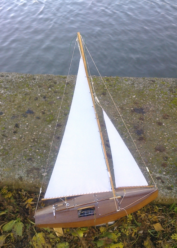 Ace racing sloop