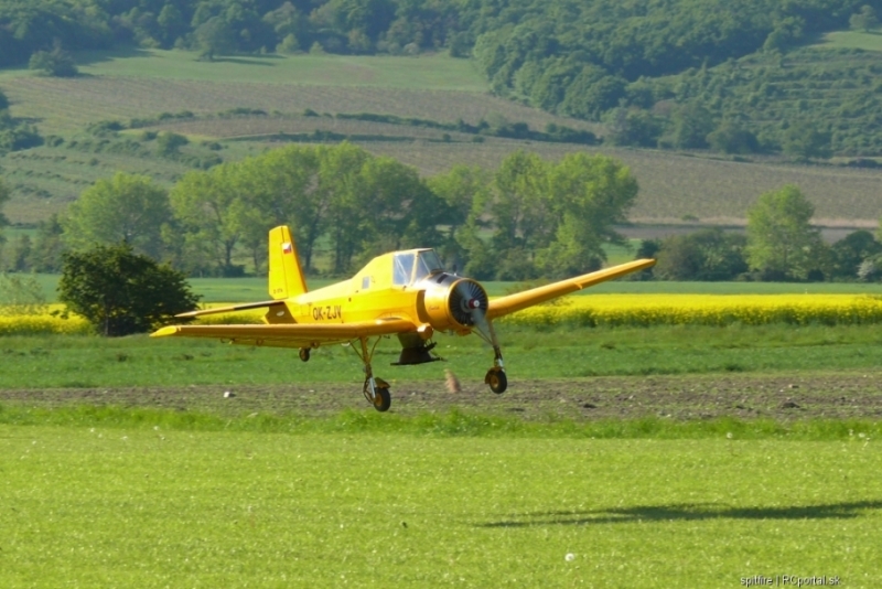 Z-37 Čmelák- už konečně lítáme