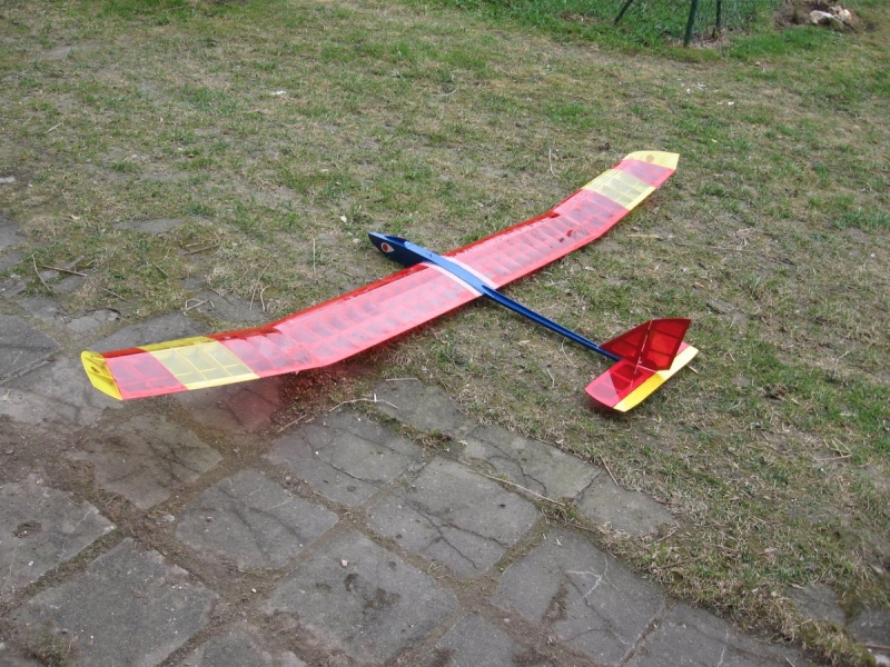 RC V2 s  Delfín II