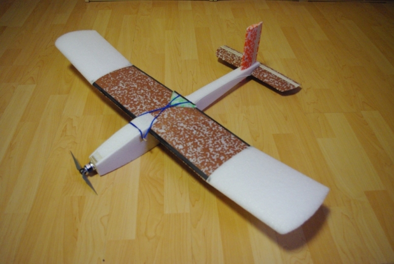 EPPlanes Fík 100 RC