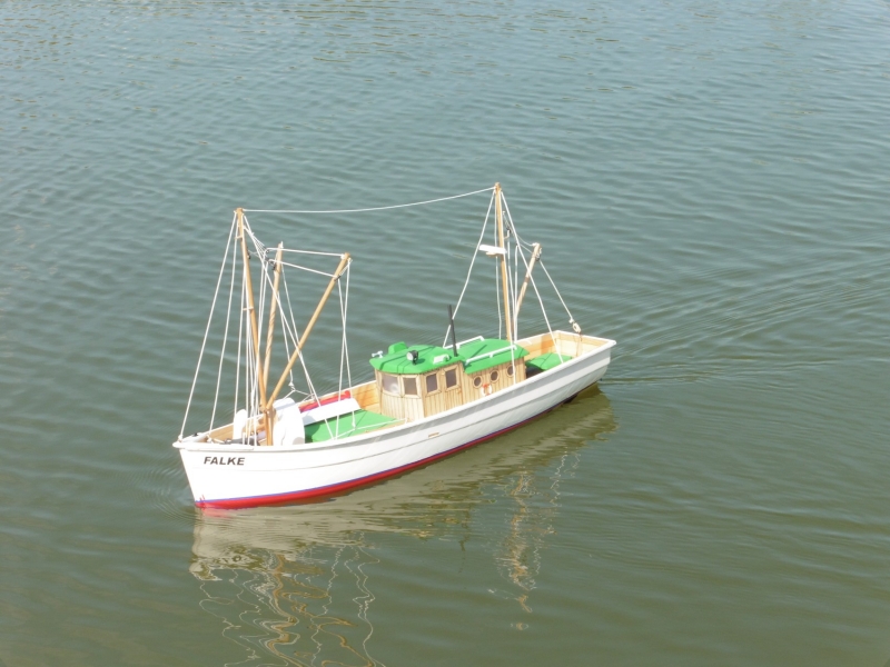 FALKE model rybářského člunu