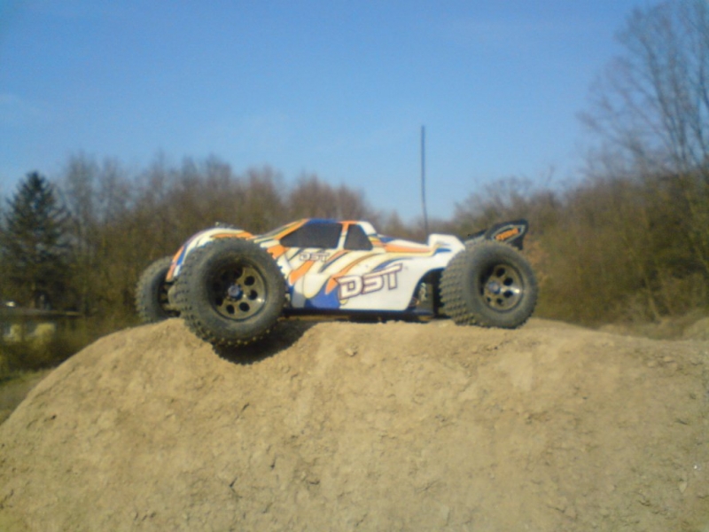 Kyosho dst