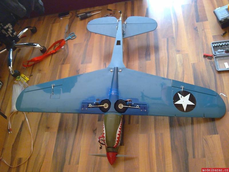 CURTISS P-40 WARHAWK