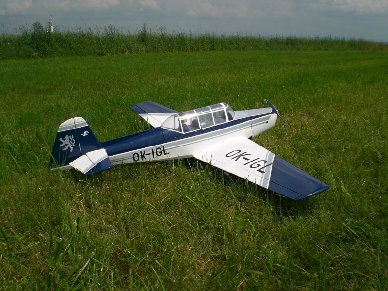 Zlín 126 