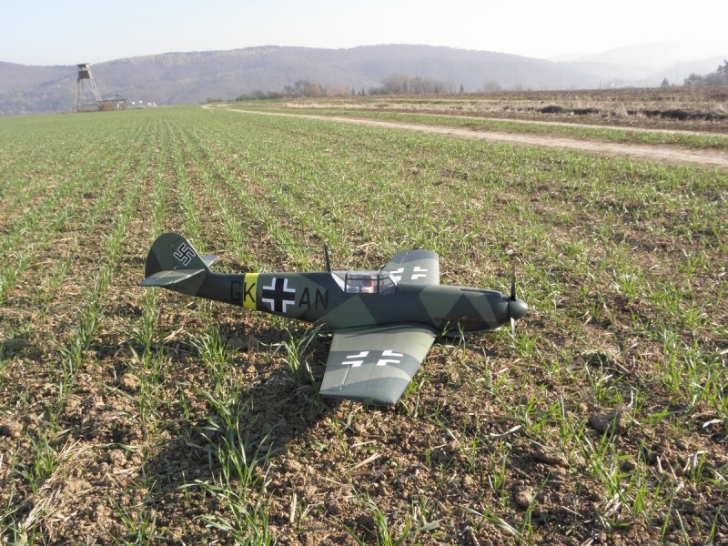 Messerschmitt Bf-109E s nosným